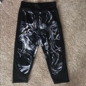 NWOT Riva USA Athletic Capri Leggings L/XL